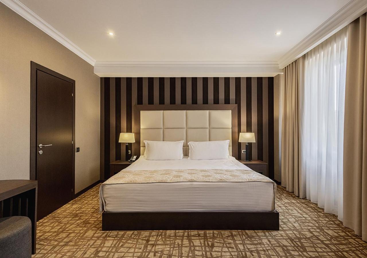 Suite, Single Bed
