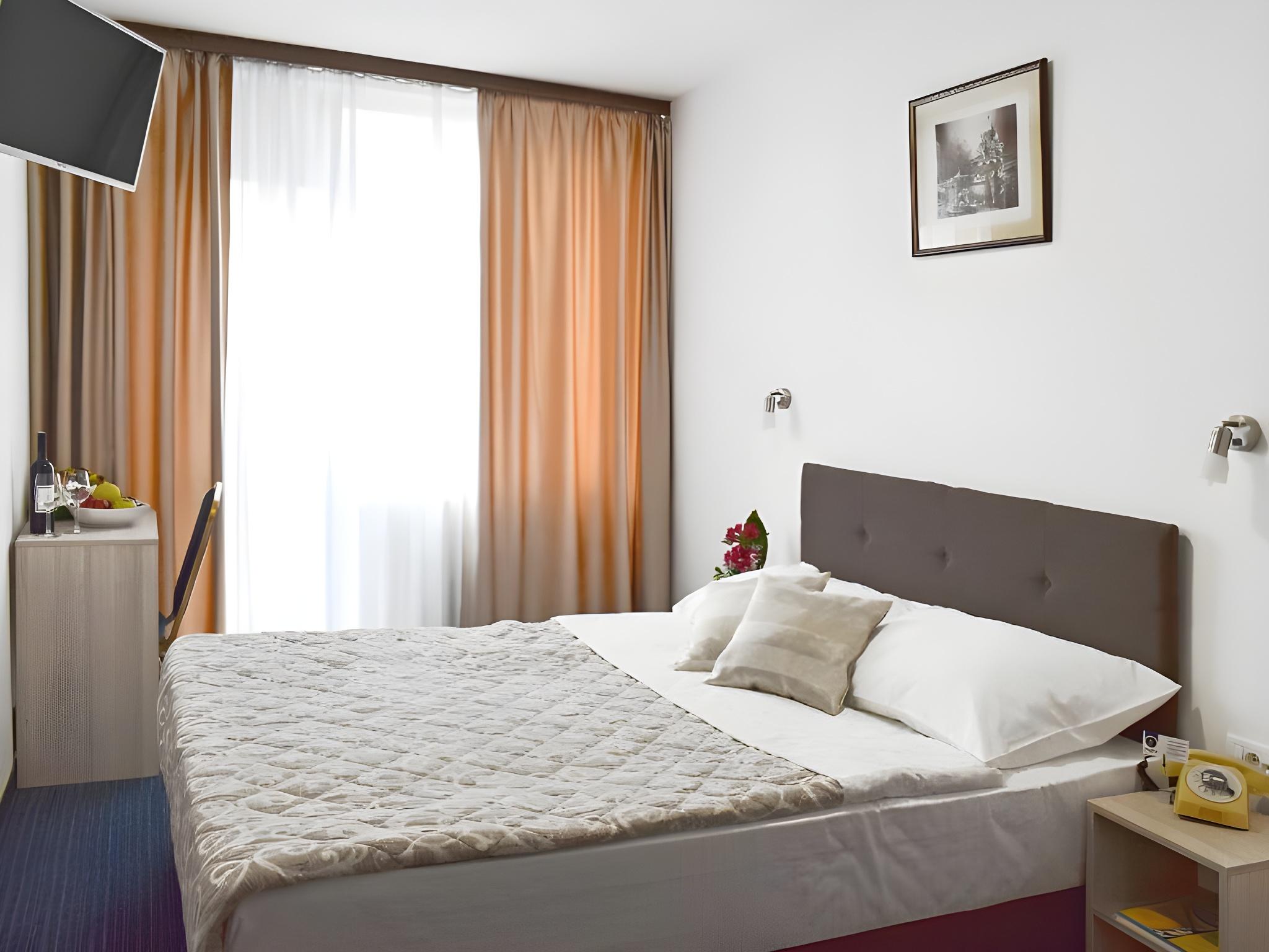 Plus, Standard, Single, Double Bed