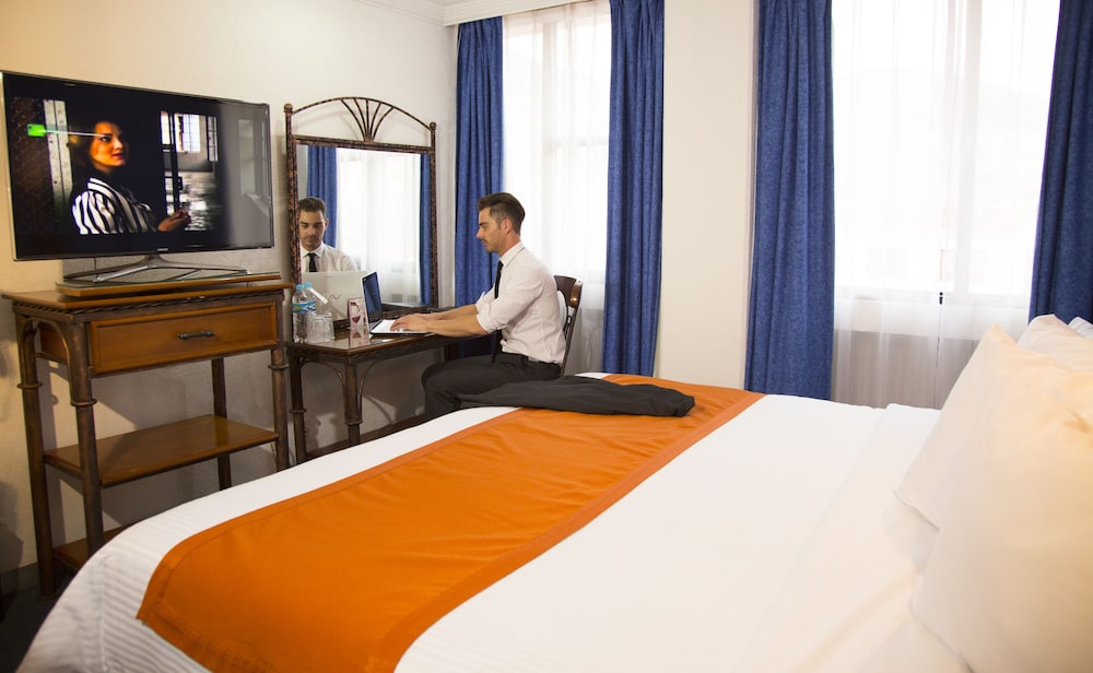 Hotel Ciros 24/59