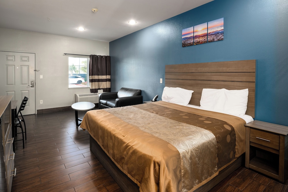 Moonlight Suites 26/65