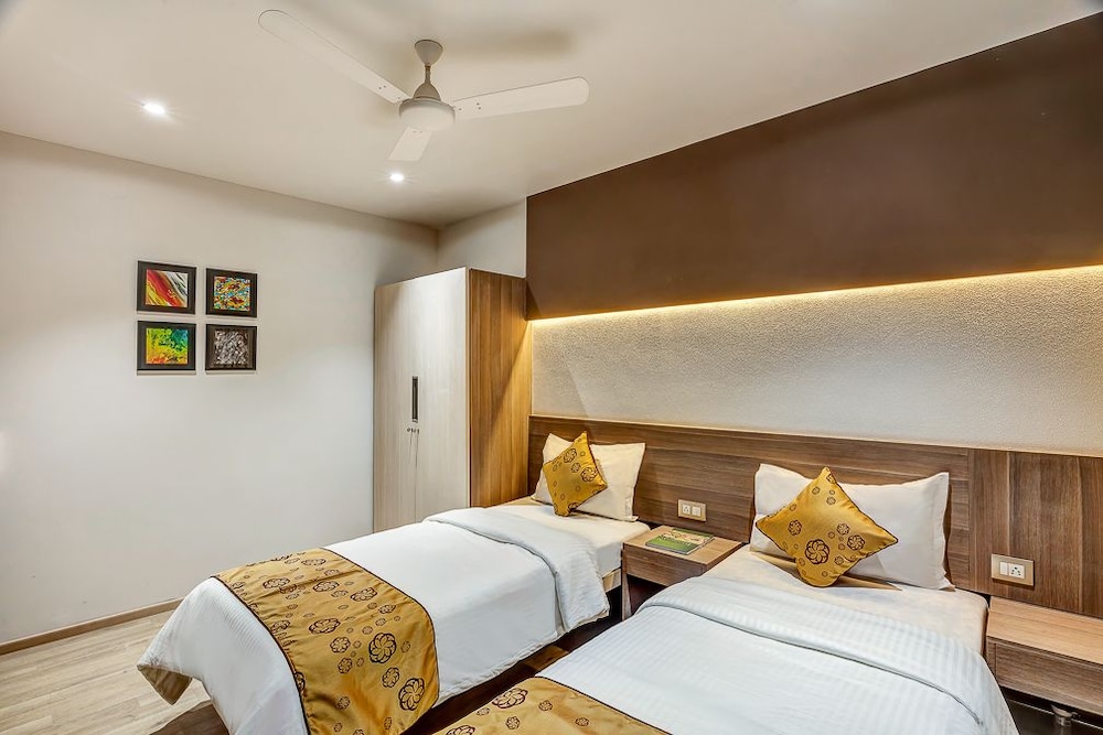 Ashok Deluxe Apartments photo4