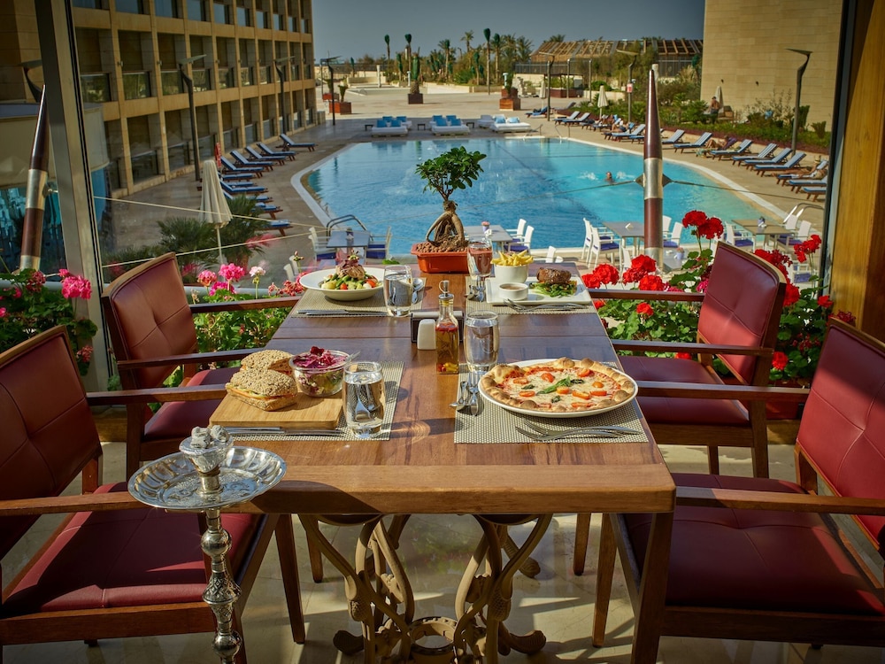 Coral Beach Hotel & Resort Beirut 34/49
