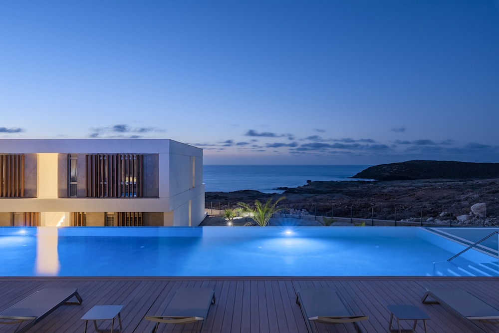 Nivaria Beach Apartments and Villas 1/66