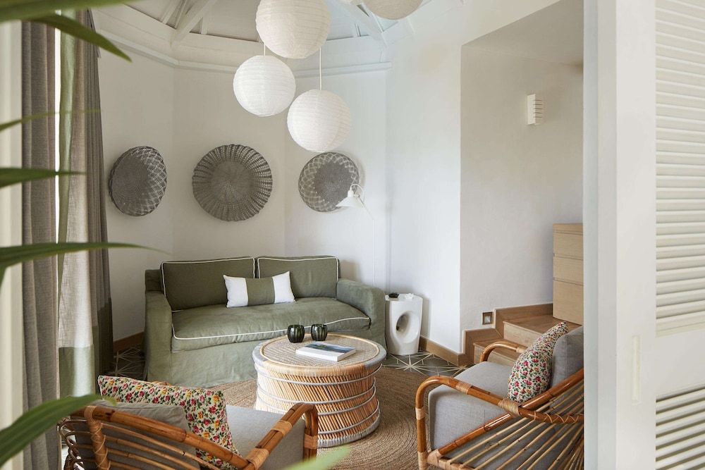 LUX Grand Gaube Resort and Villa 52/80