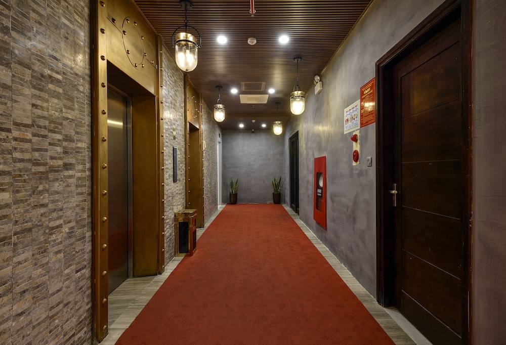 The Marron Hotel 33/50