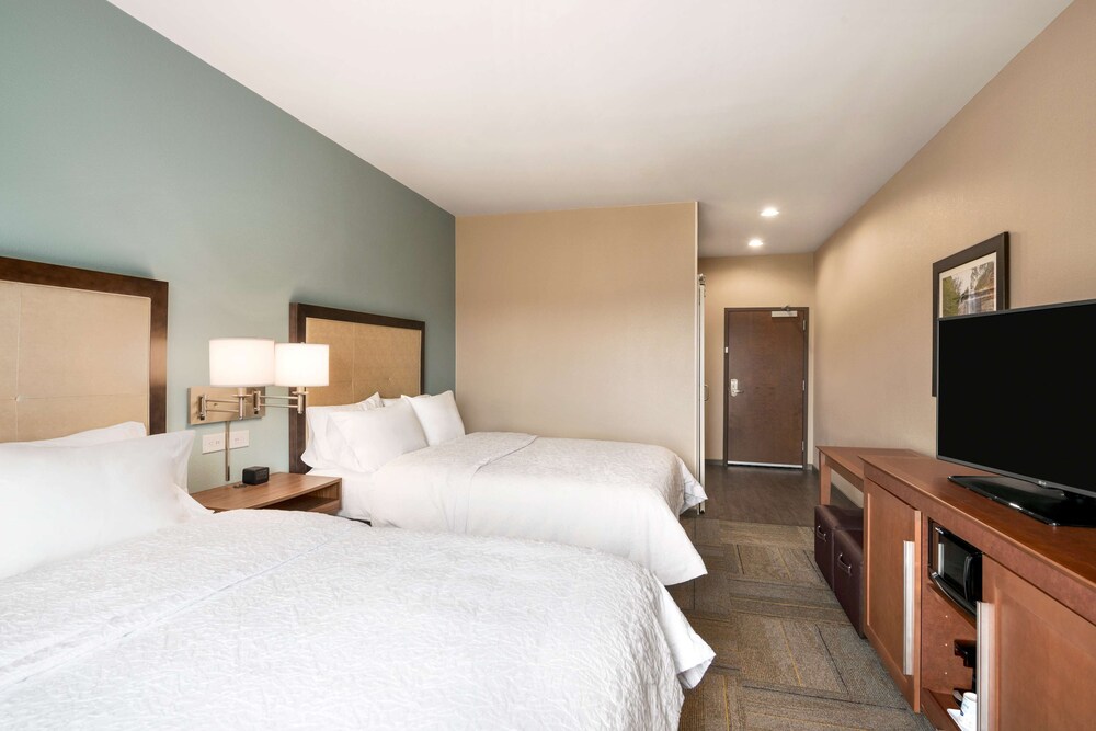 Hampton Inn & Suites Lavonia 11/38