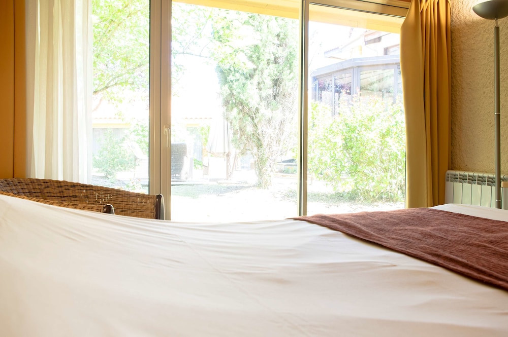 Hotel Kyriad Angouleme Nord Champniers 23/73