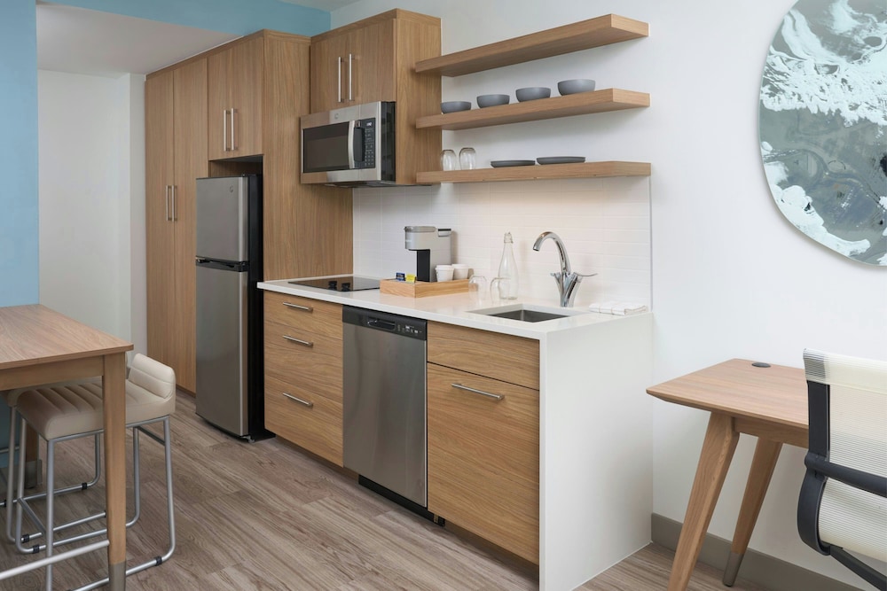 Element Melbourne Oceanfront 6/57