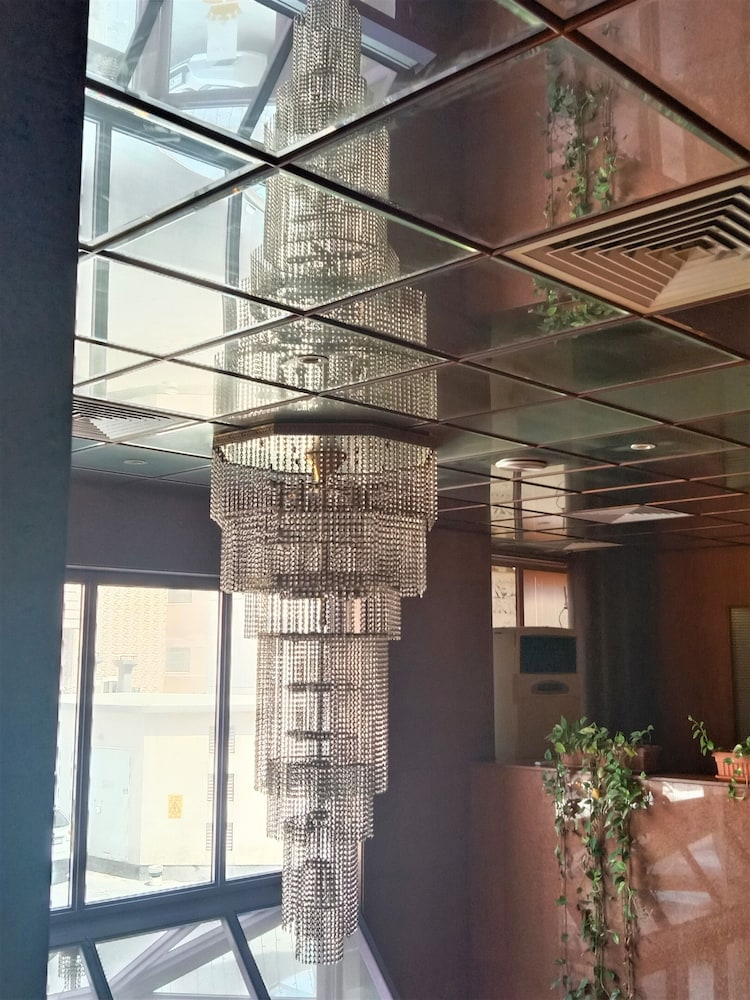 Al Commodore Hotel 2/40