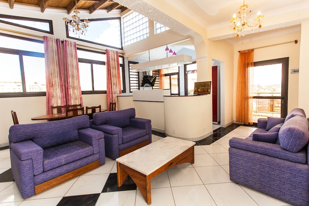 Oceanis Home & Voyages 30/50