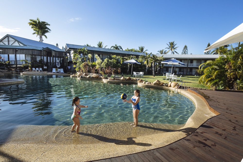 MERCURE TOWNSVILLE 54/61