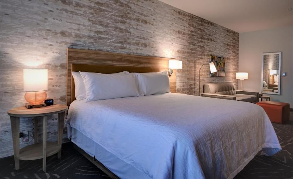 Home2 Suites By Hilton Anaheim Resort 16/45