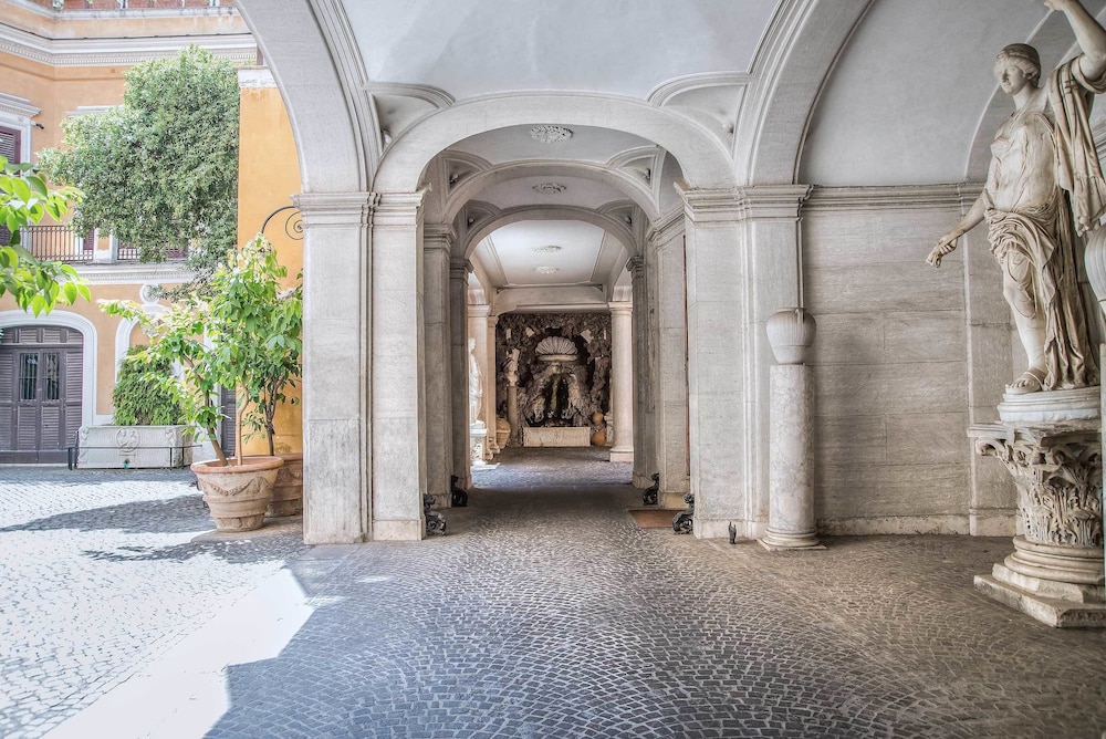 Trevi Rome Suite 21/50