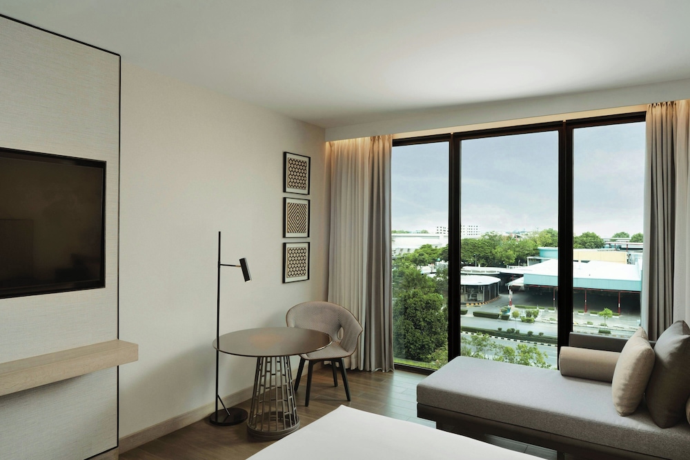 غرفة سوبيريور بسرير كينج، Courtyard by Marriott Bangkok Suvarnabhumi Airport 5/8