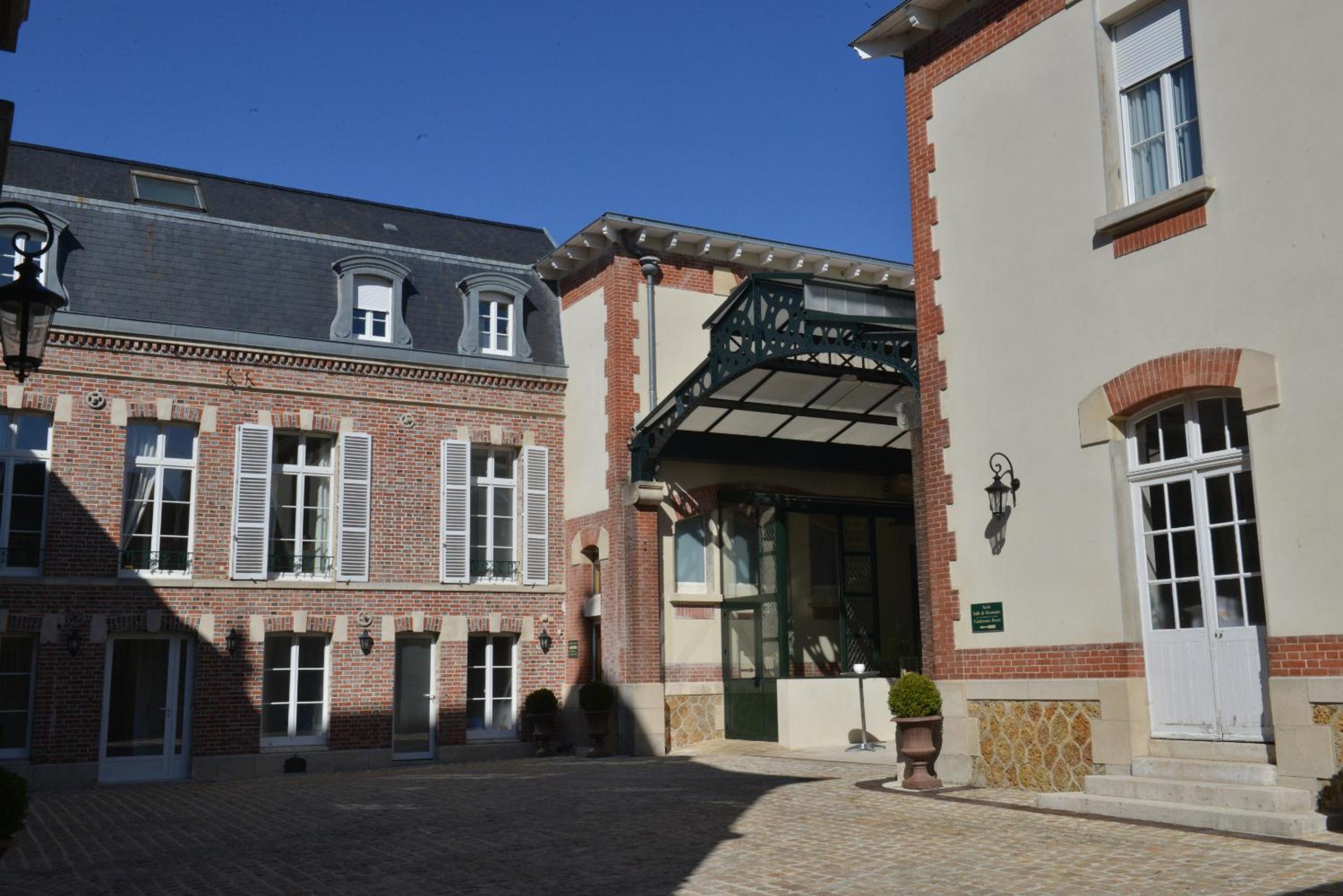 Hotel Castel Jeanson 4/23