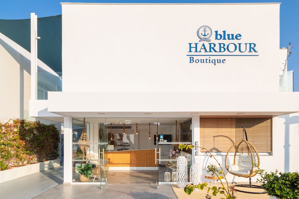 Blue Harbour Boutique 3/50