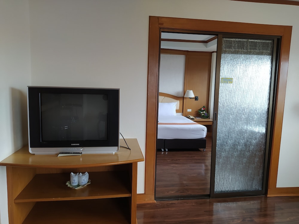 Sing Golden Place Hotel 43/52