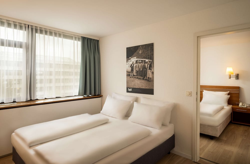 ANA Neotel, Trademark Collection by Wyndham 15/77