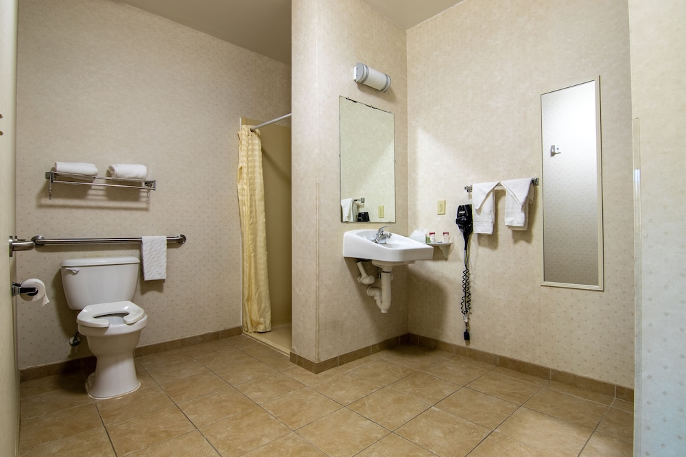 Executive Inn And Suites 43/43