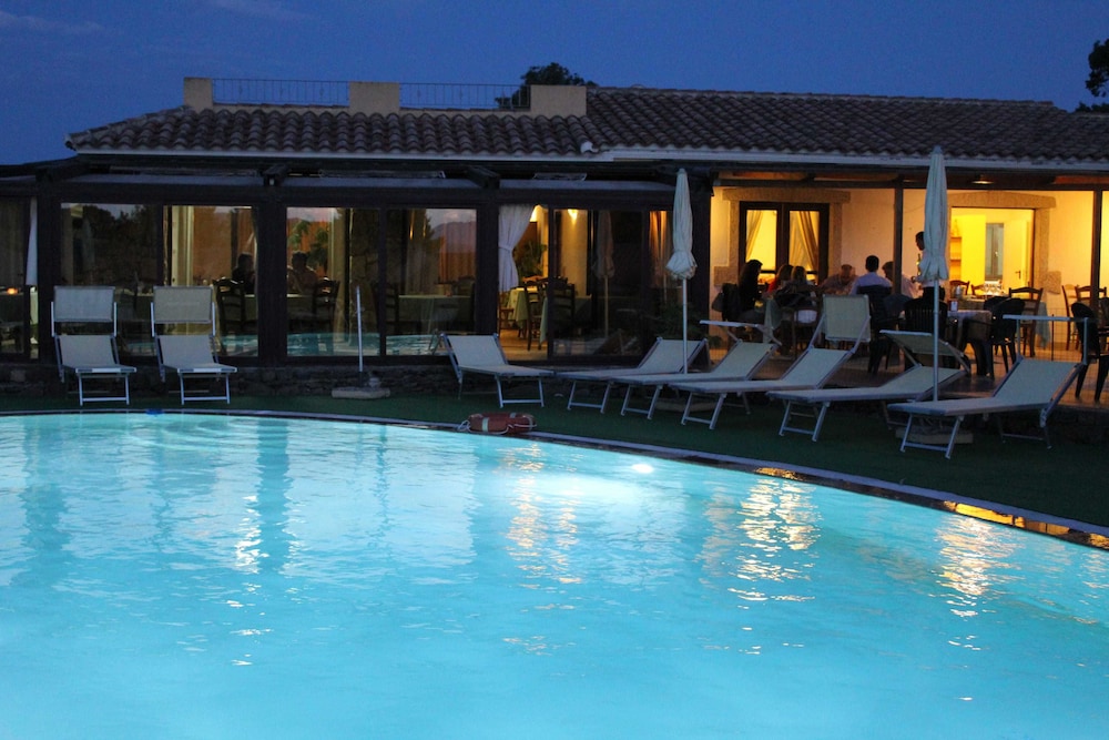Hotel Cala Mirto 2/66