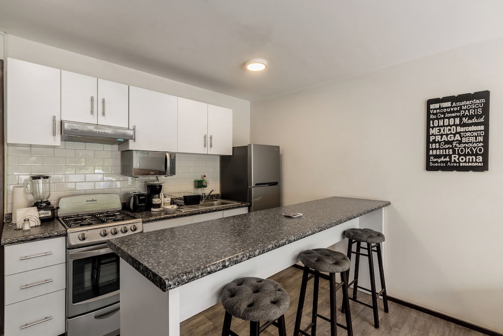 Om 686 Urban Lofts 43/50