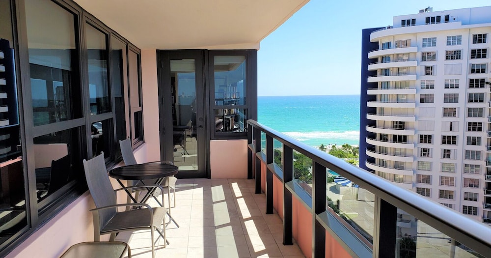 The Alexander All Suite Oceanfront Resort 9/50