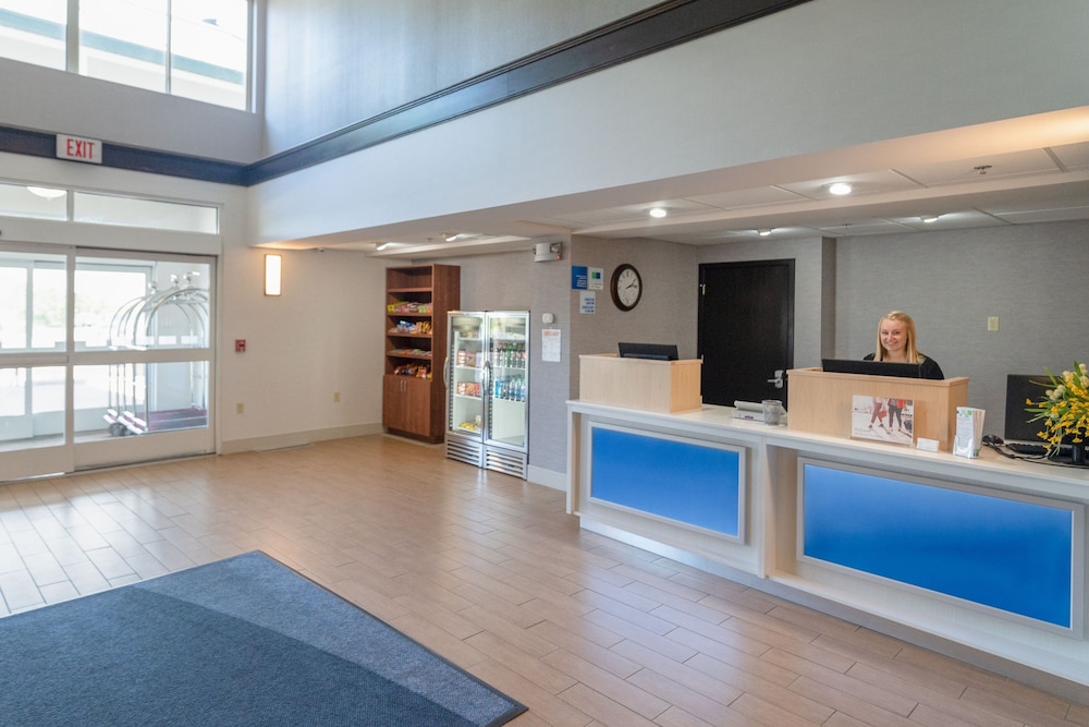 Holiday Inn Express Houghton Keweenaw 8/77