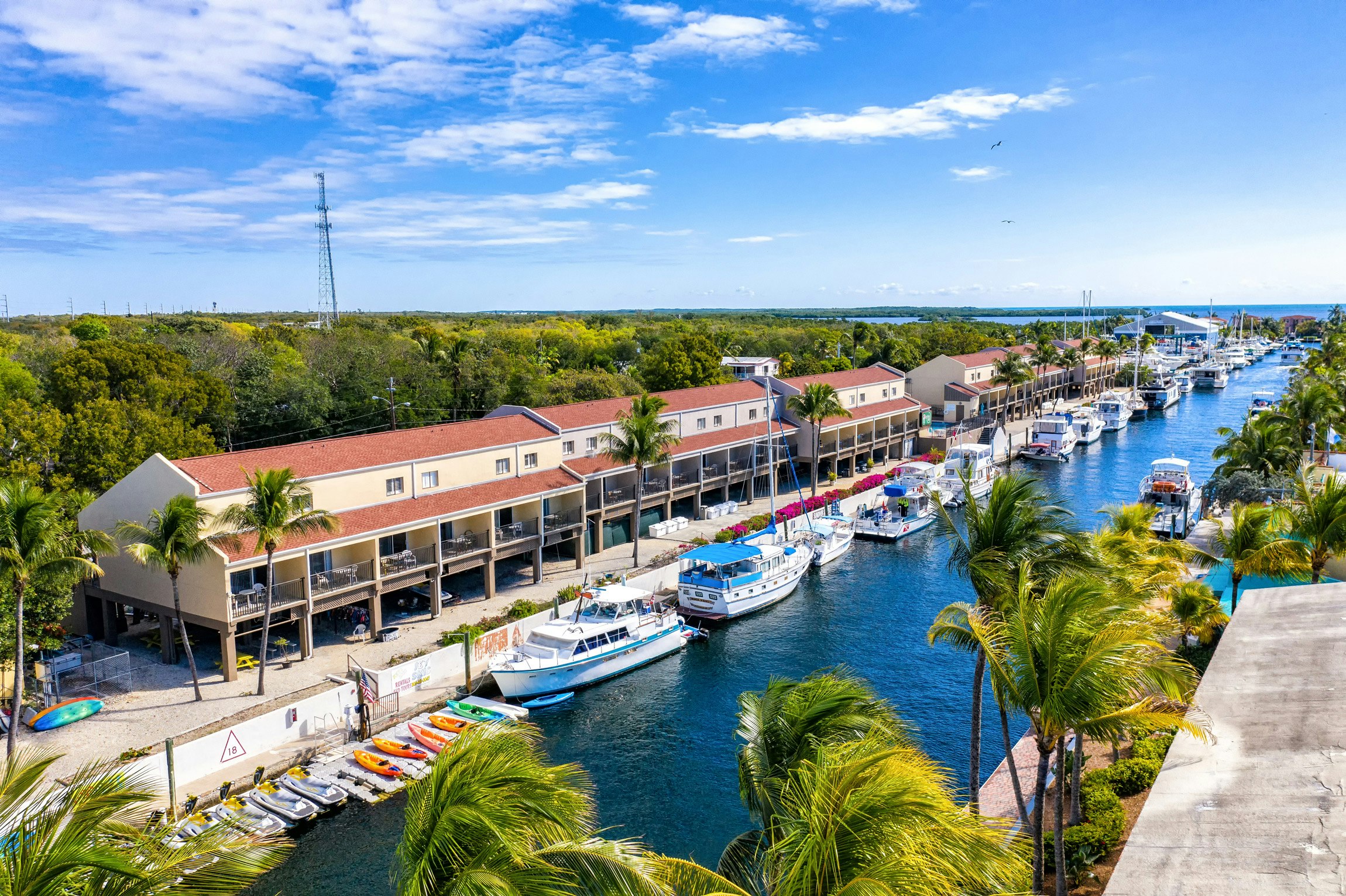 Waterside Suites And Marina 40/43