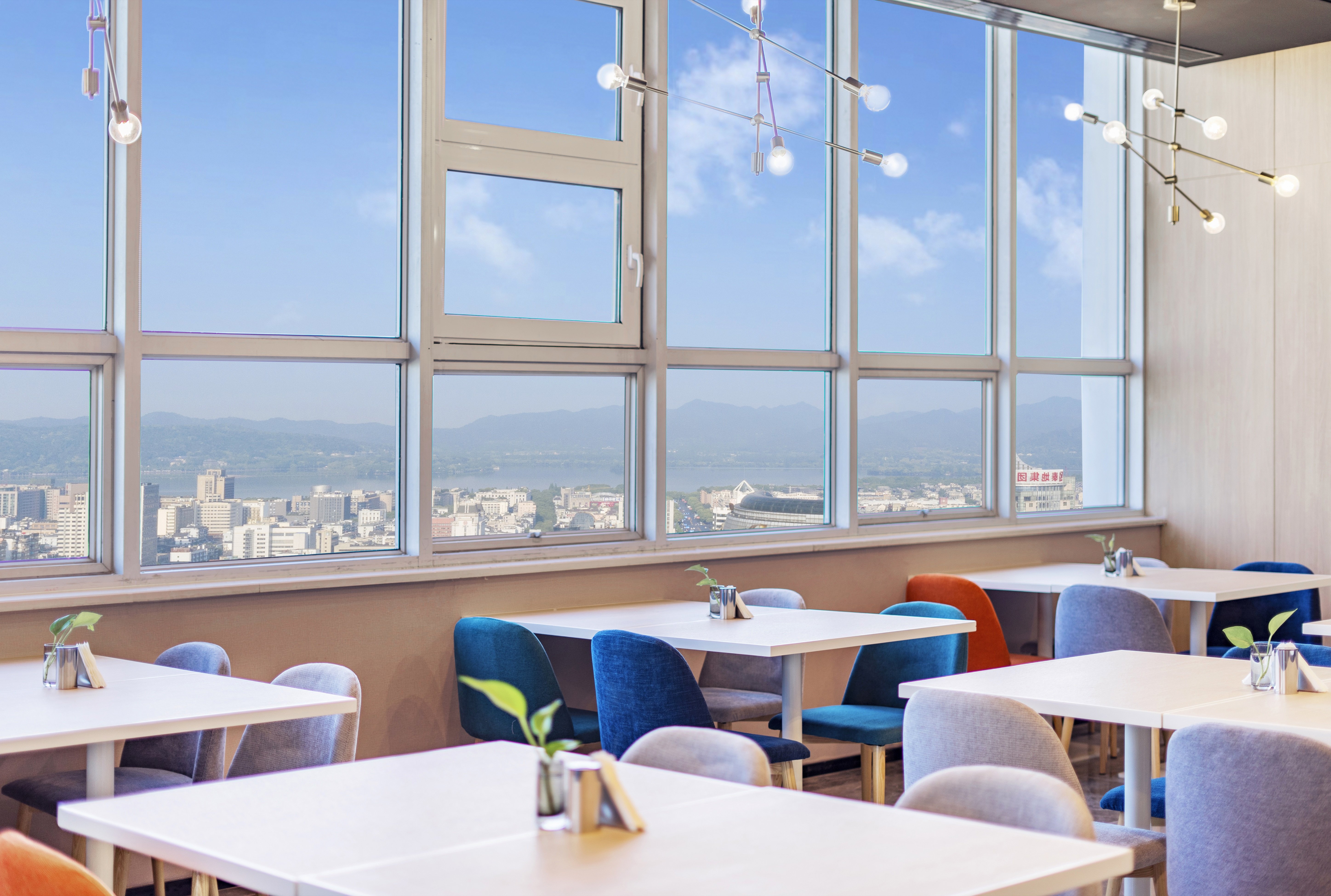 Holiday Inn Express Hangzhou Westlake East 44/60