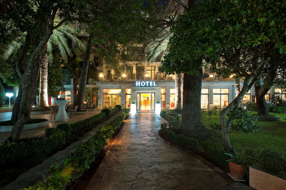 Hotel Rivijera 35/50