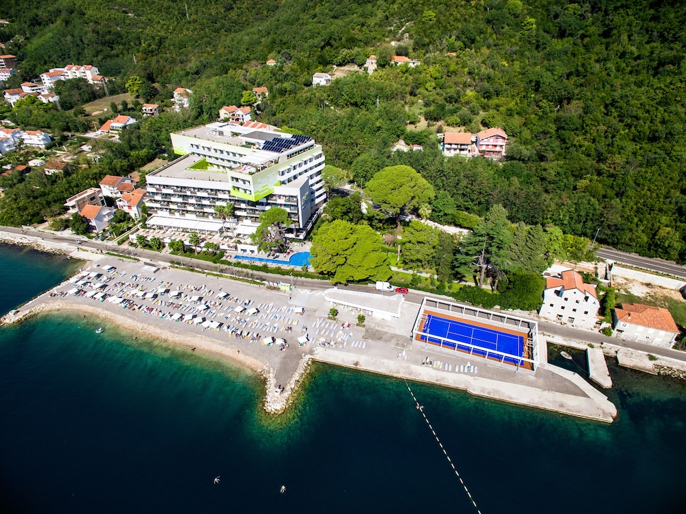 Carine Hotel Park 54/61
