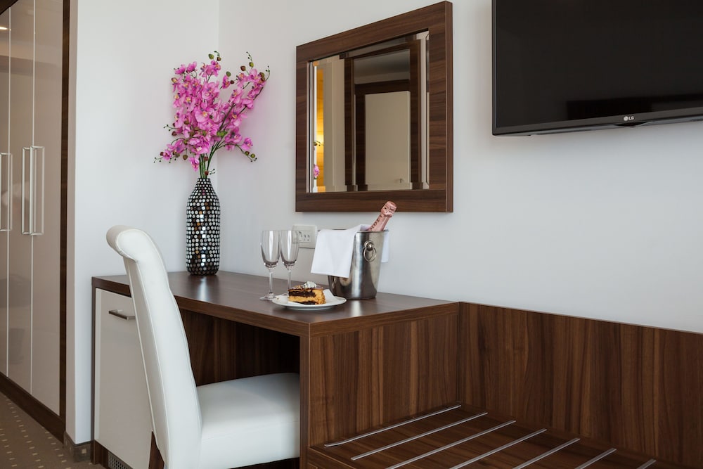 Hotel Perla 4/50