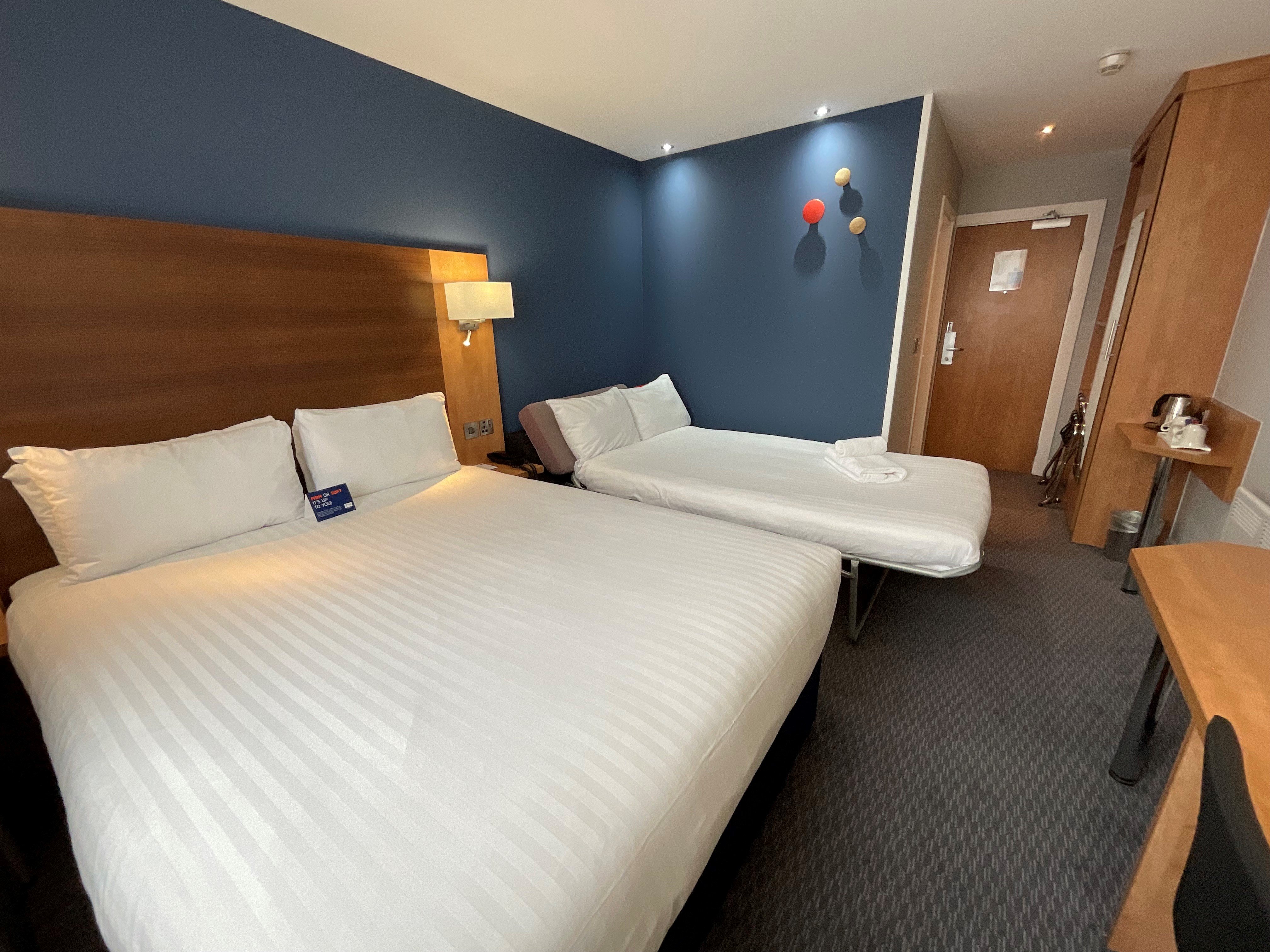 HOLIDAY INN EXPRESS NUNEATON 16/50