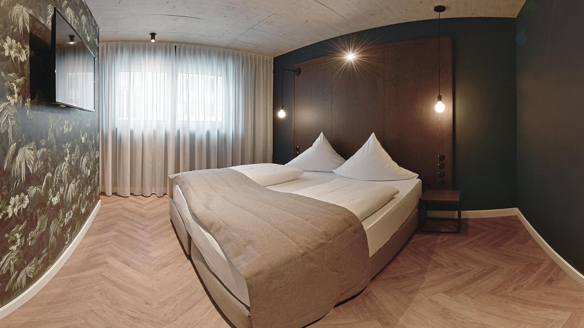 Plus, Quadruple, Queen Bed, Sofa, Large