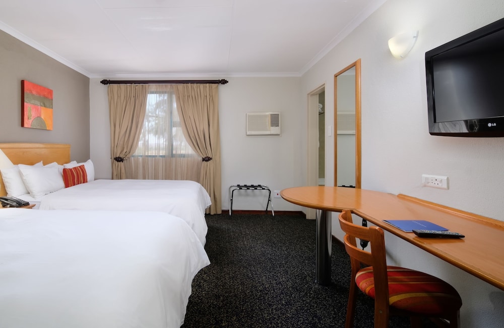 Protea Hotel By Marriott Polokwane Landmark 9/45