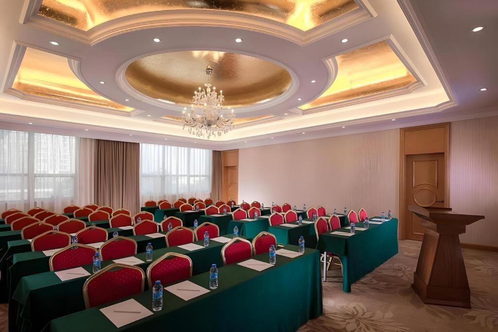 Vienna International Hotel (Dongguan Mayong Central Avenue) 45/49