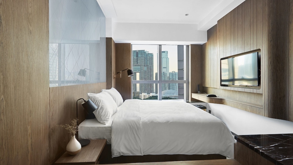 The Otto Hotel 25/26