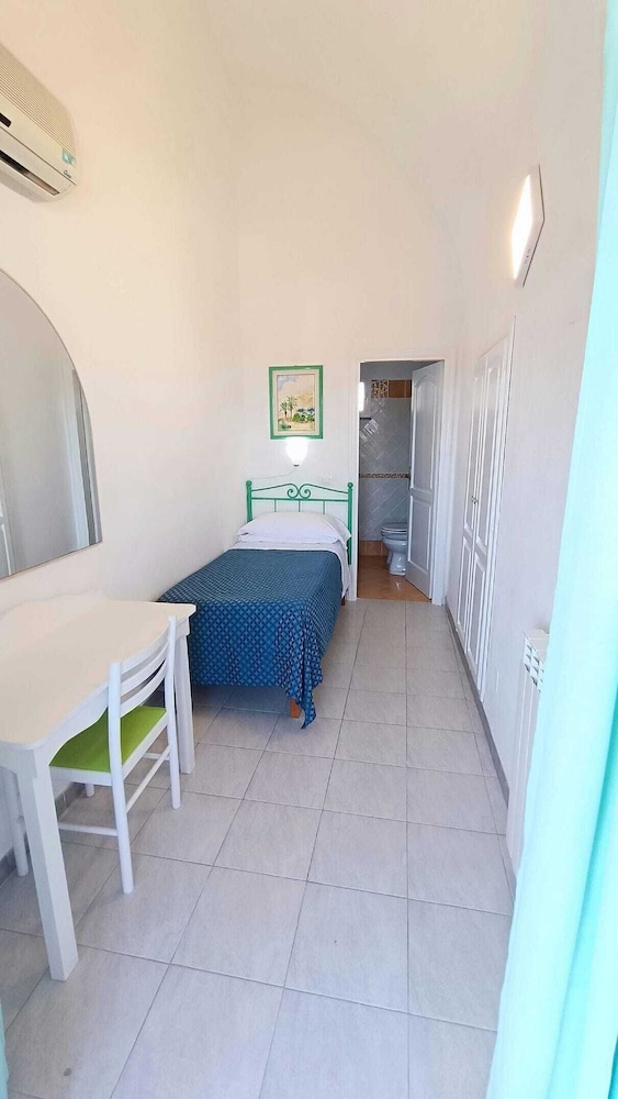 Hotel Ischia Casa Nicola 32/50