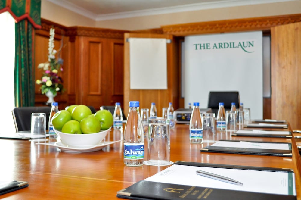 Ardilaun Hotel & Leisure Centre 35/41