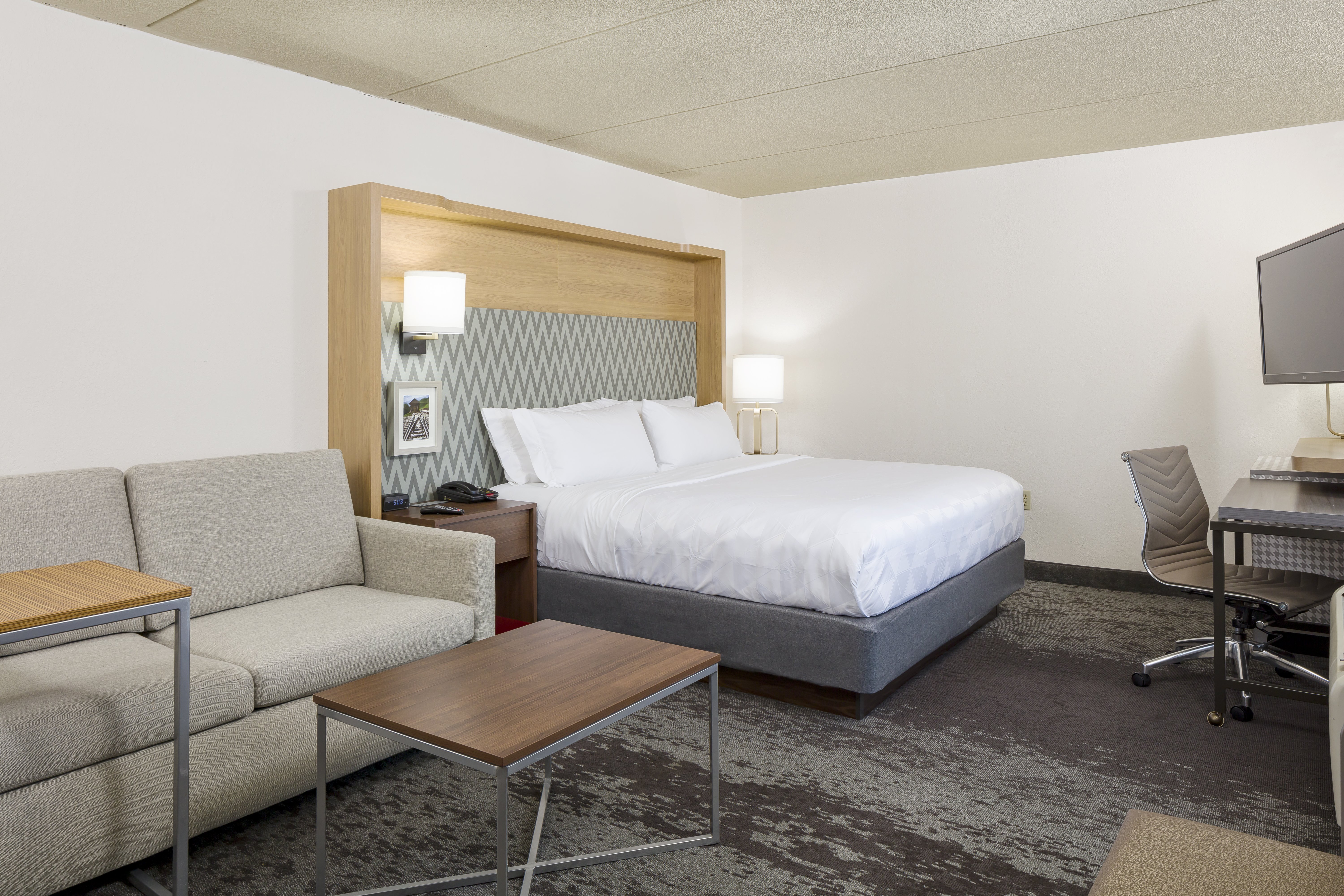 Holiday Inn Salem (I-93 At Exit 2) 12/43