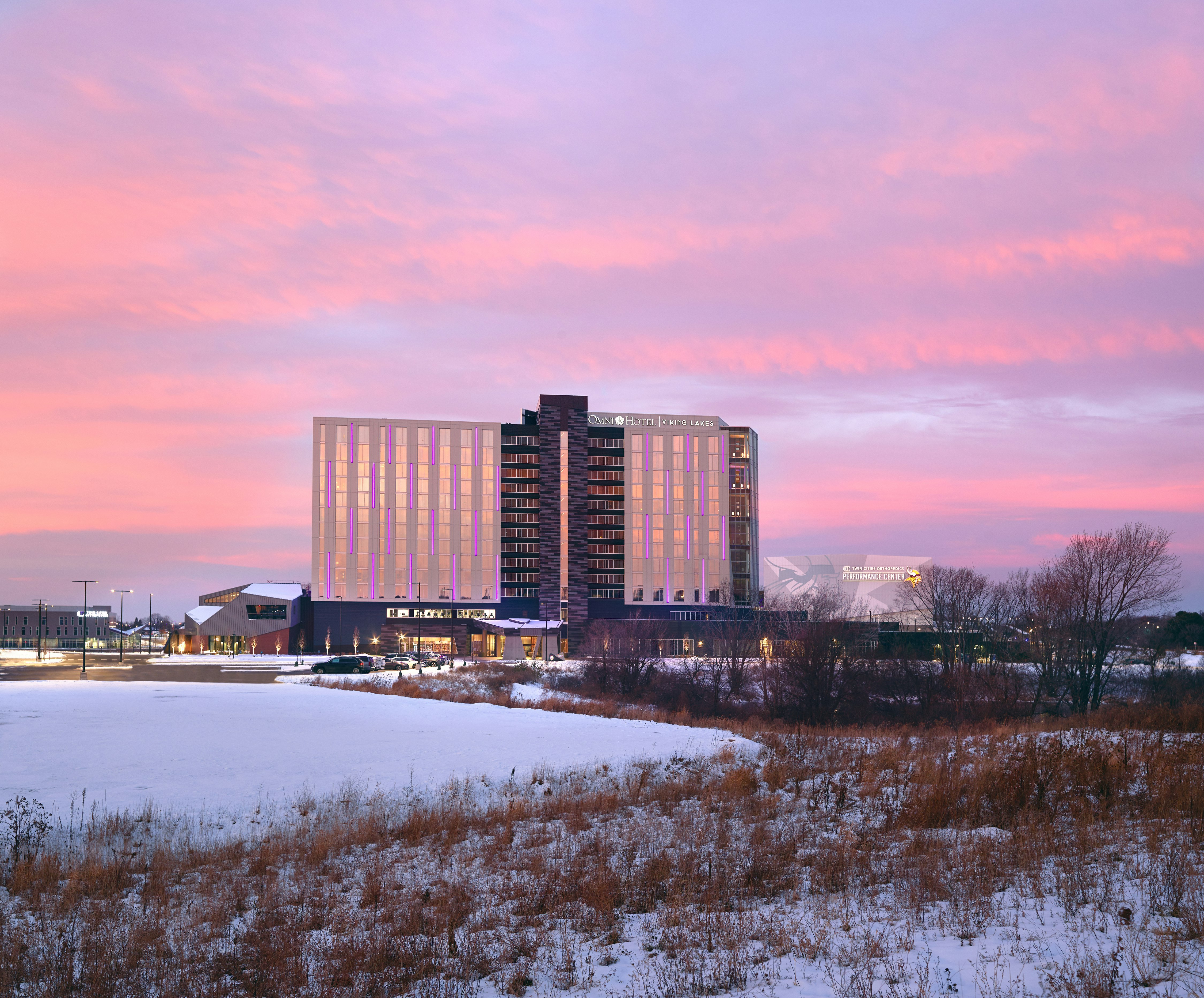 Omni Viking Lakes Hotel 2/39