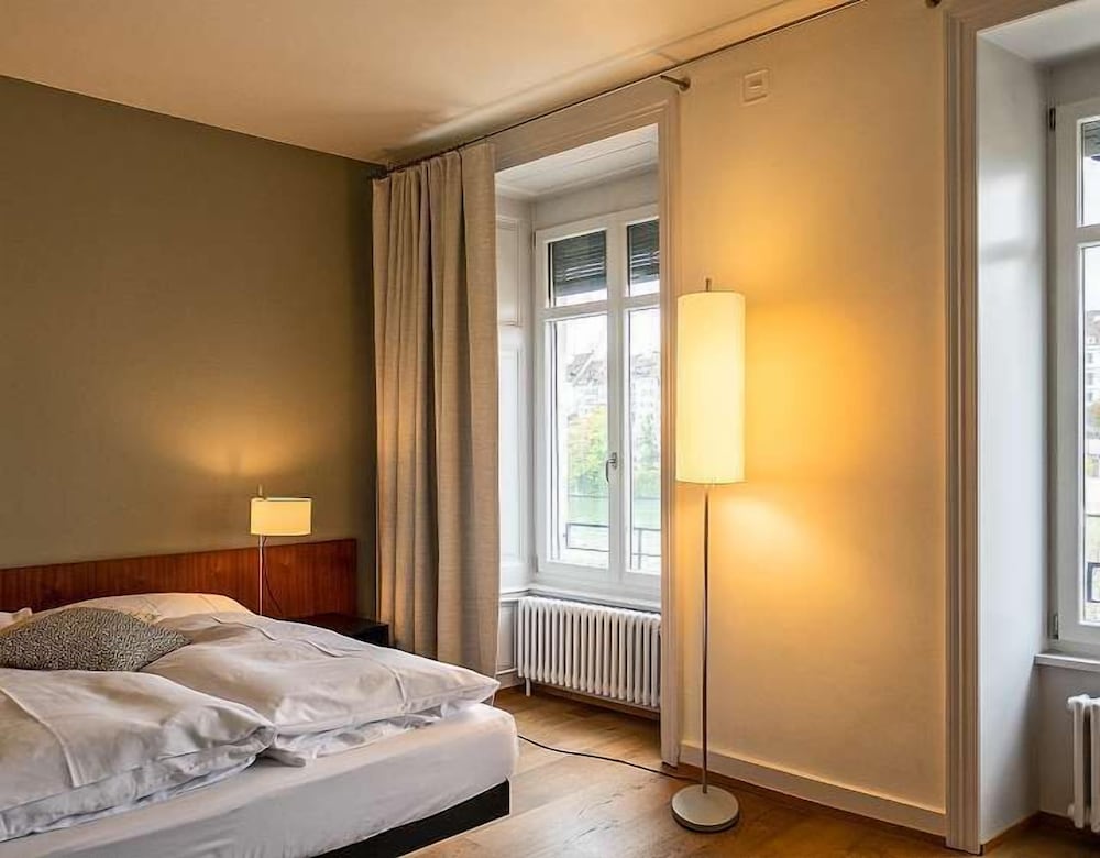 ROOM, DOUBLE BED, RIVER VIEW