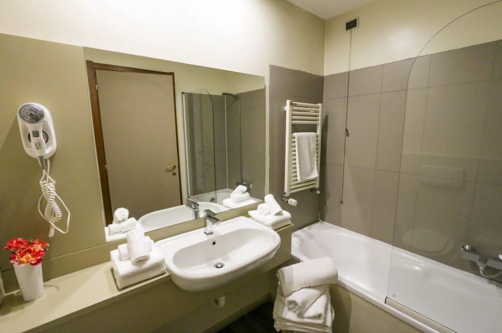 Room, Single, Double Bed