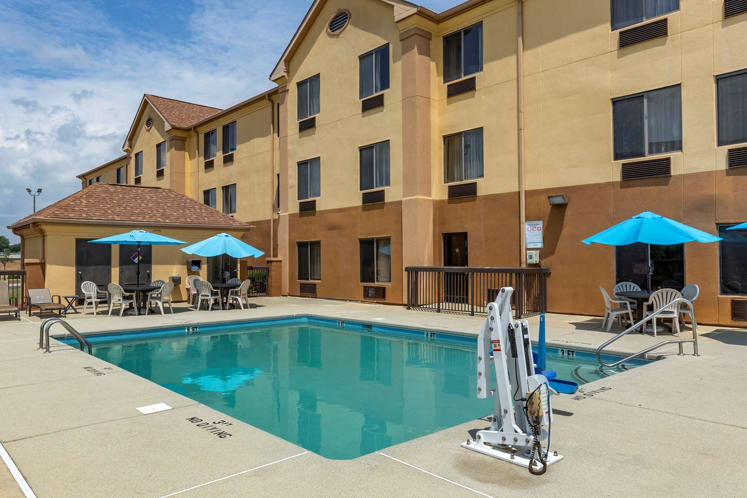 Comfort Inn Garner Clayton I-40 6/38