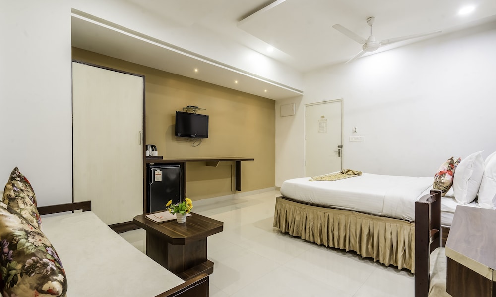 Ashish Palace 40/47