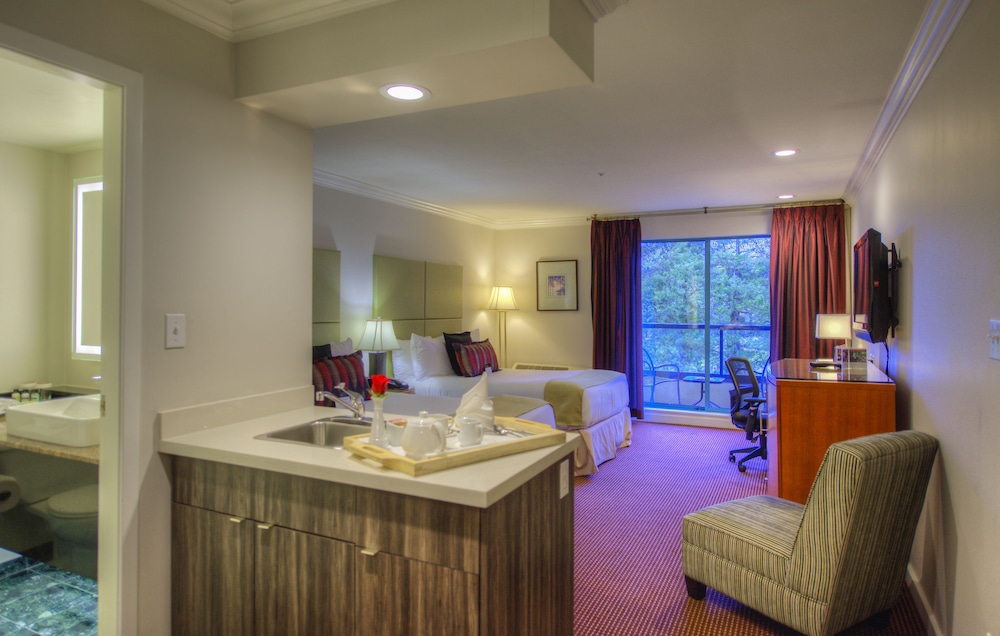 Executive Suites Hotel and Conference Centre Metro Vancouver 35/57