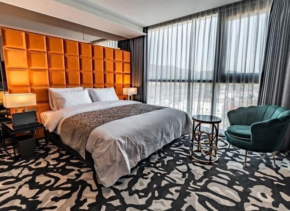 Best Louis Hamilton Hotel West Busan 19/38