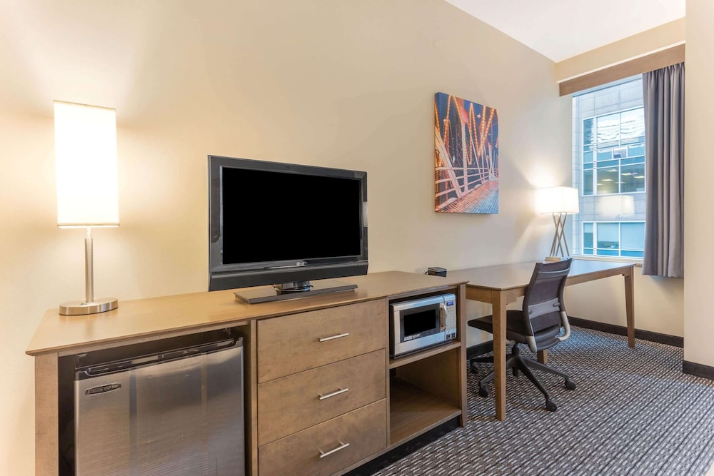 La Quinta Inn Suites By Wyndham Chicago Downtown 37/45