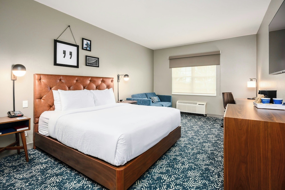 Room, King Bed, Sofa