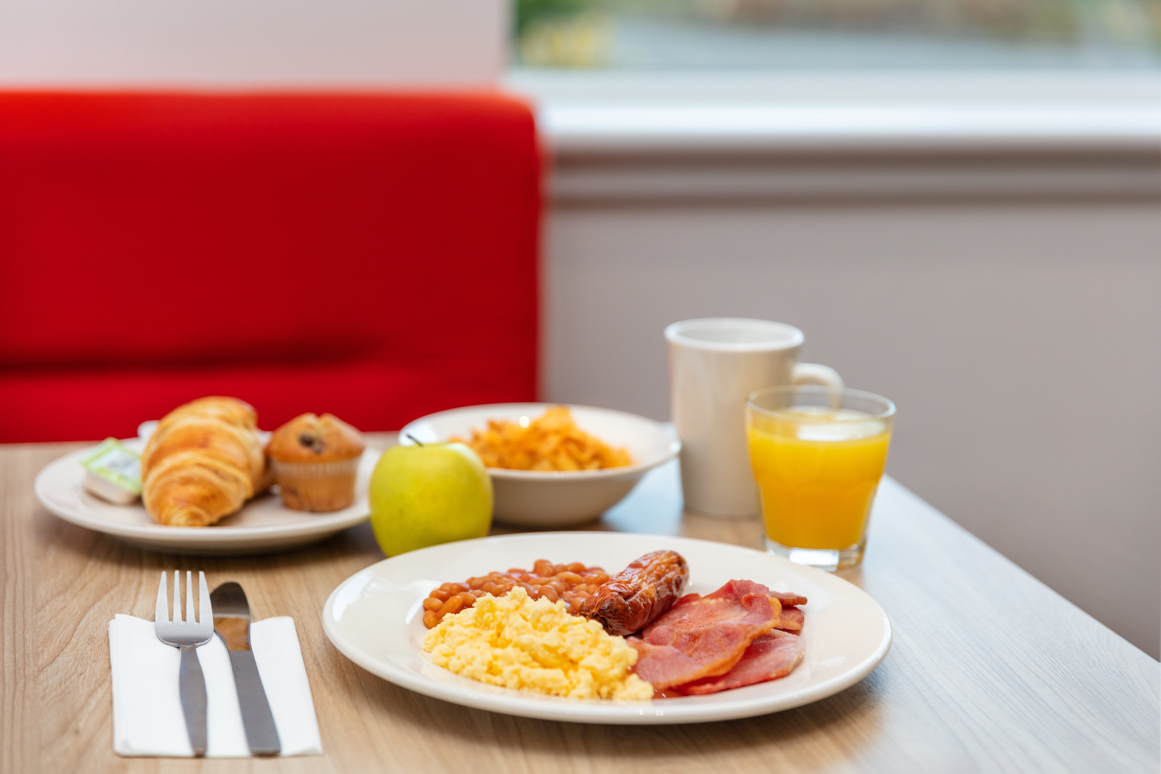 Holiday Inn Express Strathclyde Park M74 Jct 5 31/43